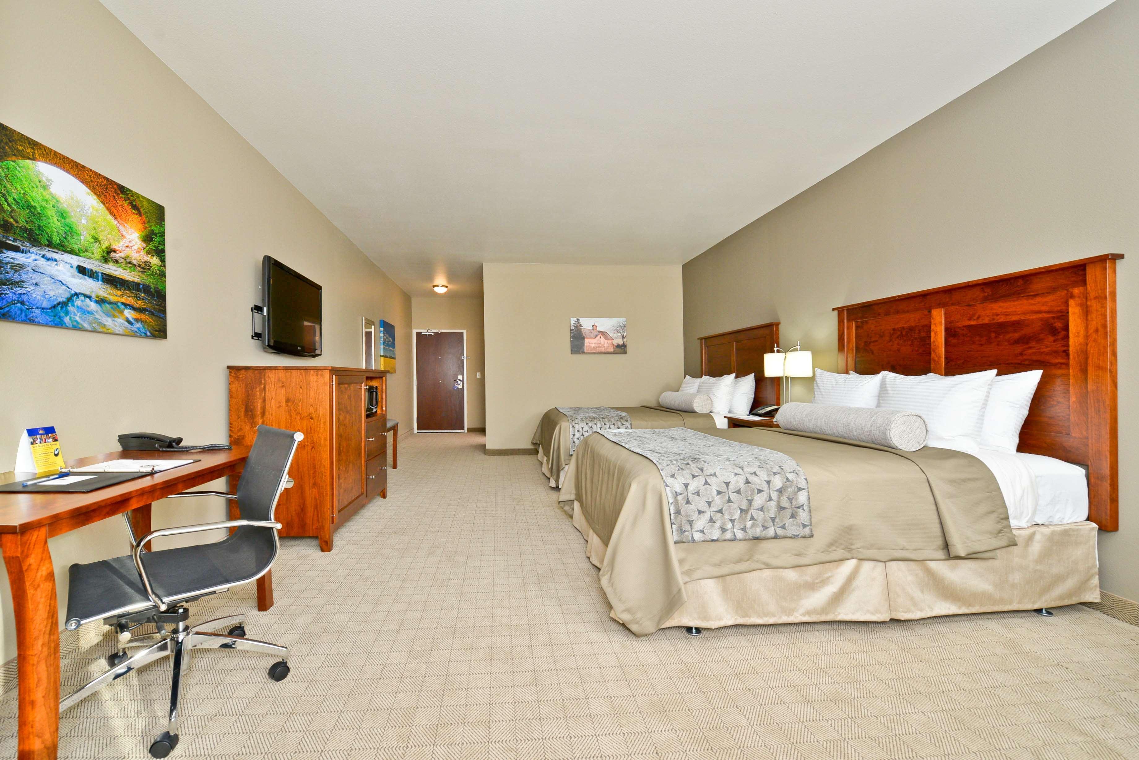Best Western Plus Green Mill Village Hotel & Suites Arcola Exterior photo