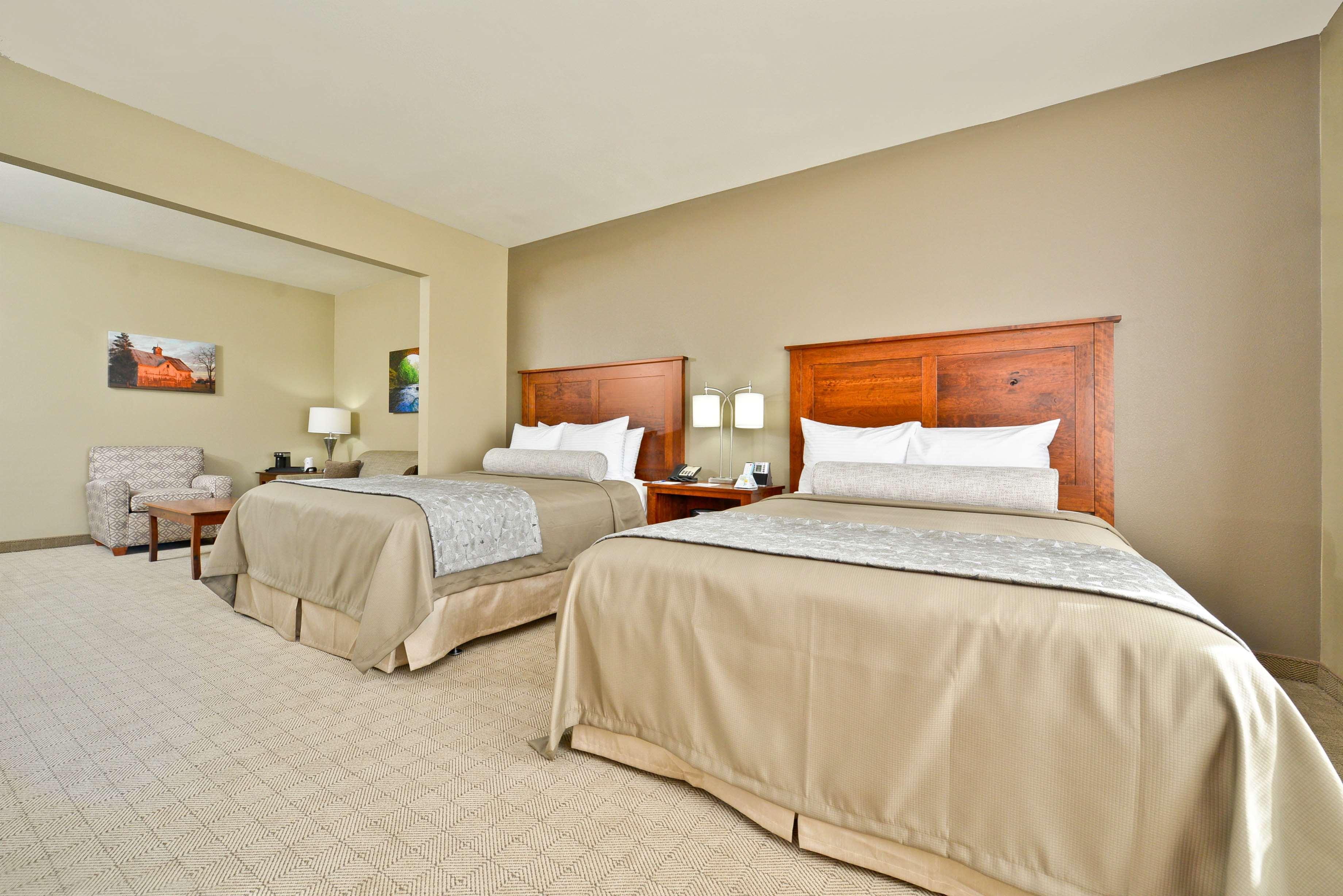 Best Western Plus Green Mill Village Hotel & Suites Arcola Exterior photo