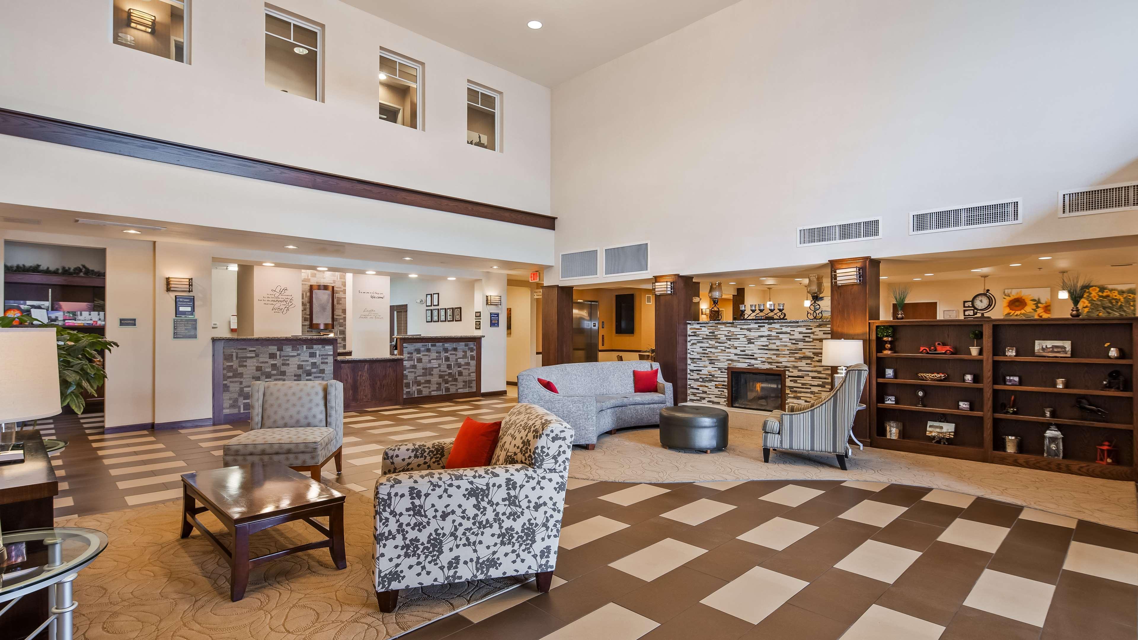 Best Western Plus Green Mill Village Hotel & Suites Arcola Exterior photo
