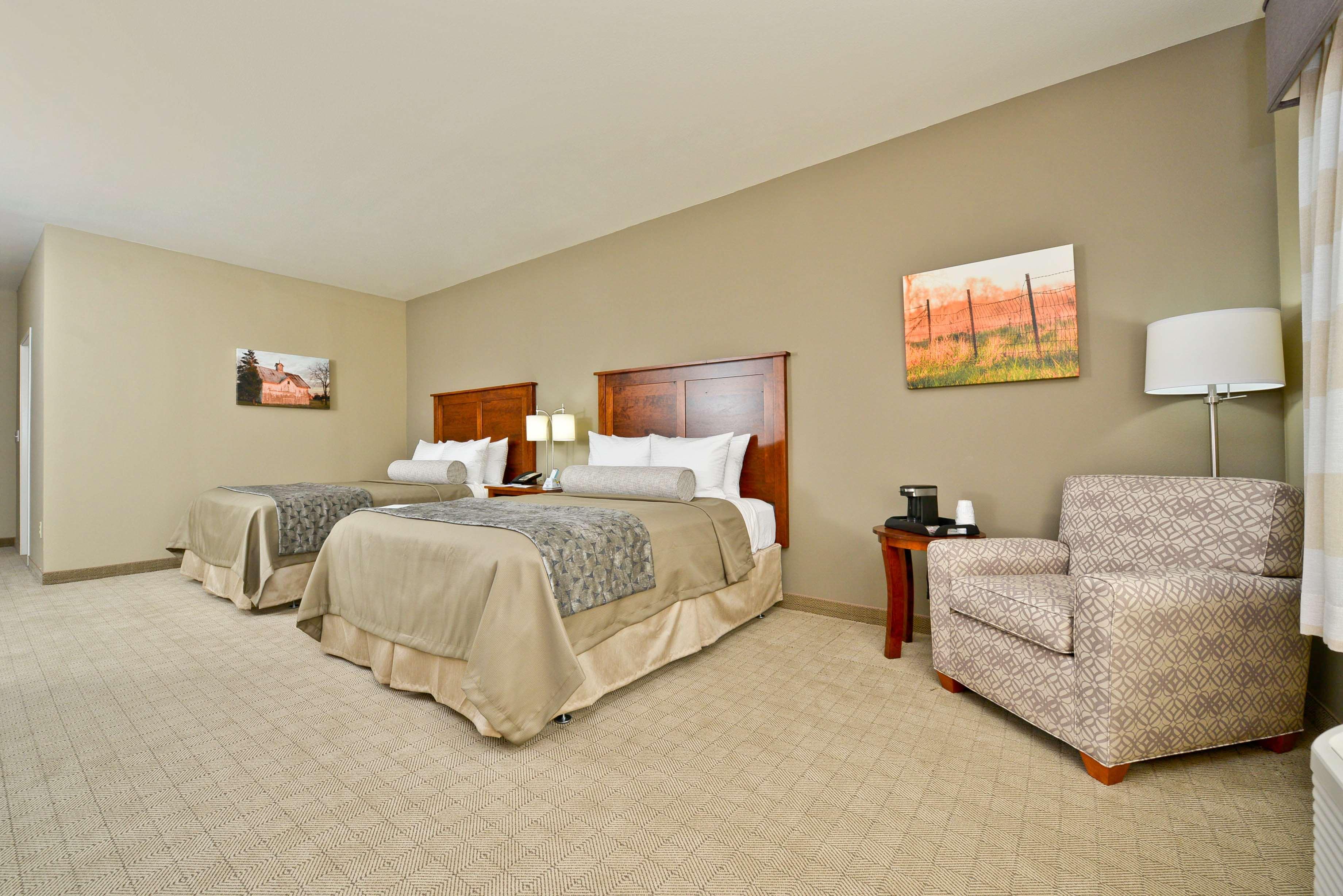 Best Western Plus Green Mill Village Hotel & Suites Arcola Exterior photo