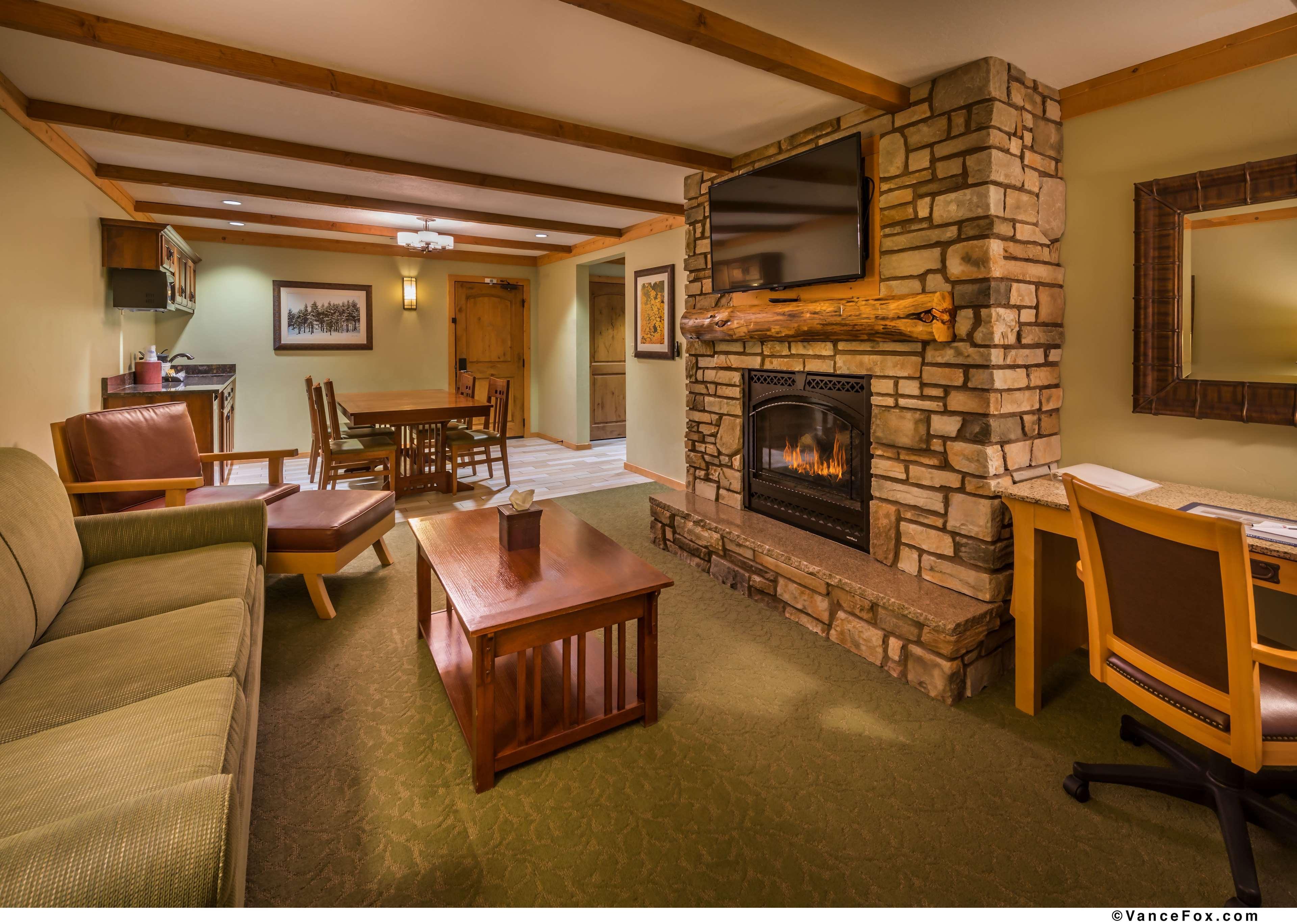 Best Western Plus Green Mill Village Hotel & Suites Arcola Exterior photo